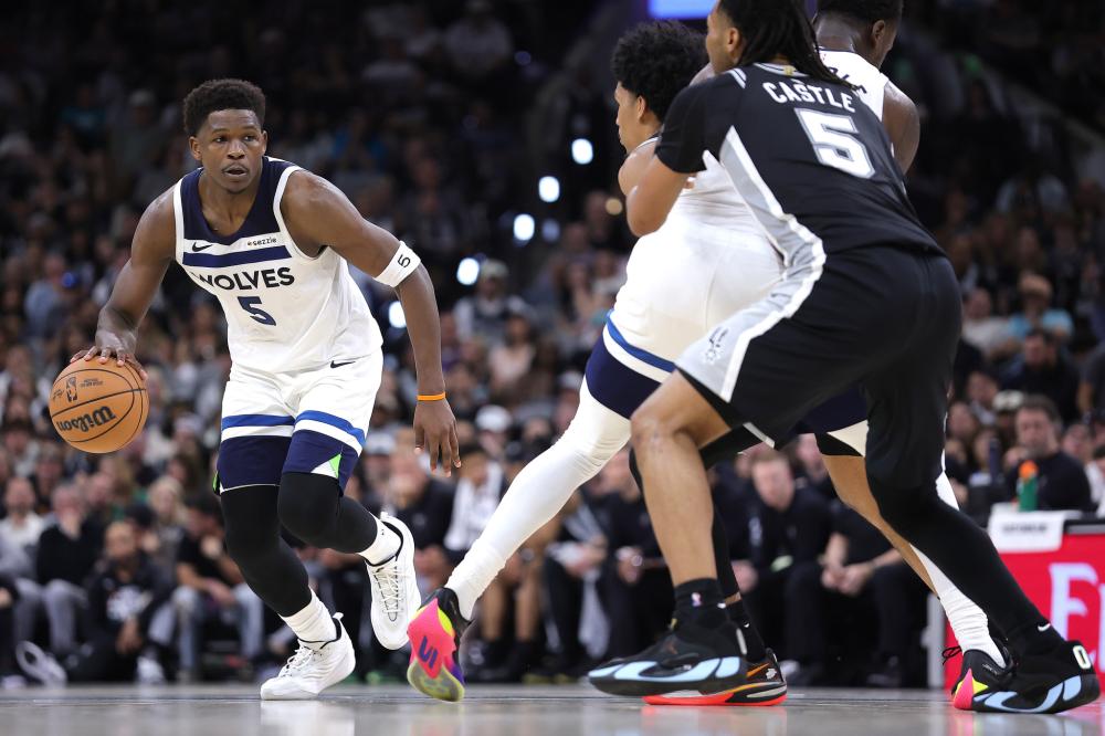 掘金对阵太阳:NBA常规赛比赛悬念分析(3)